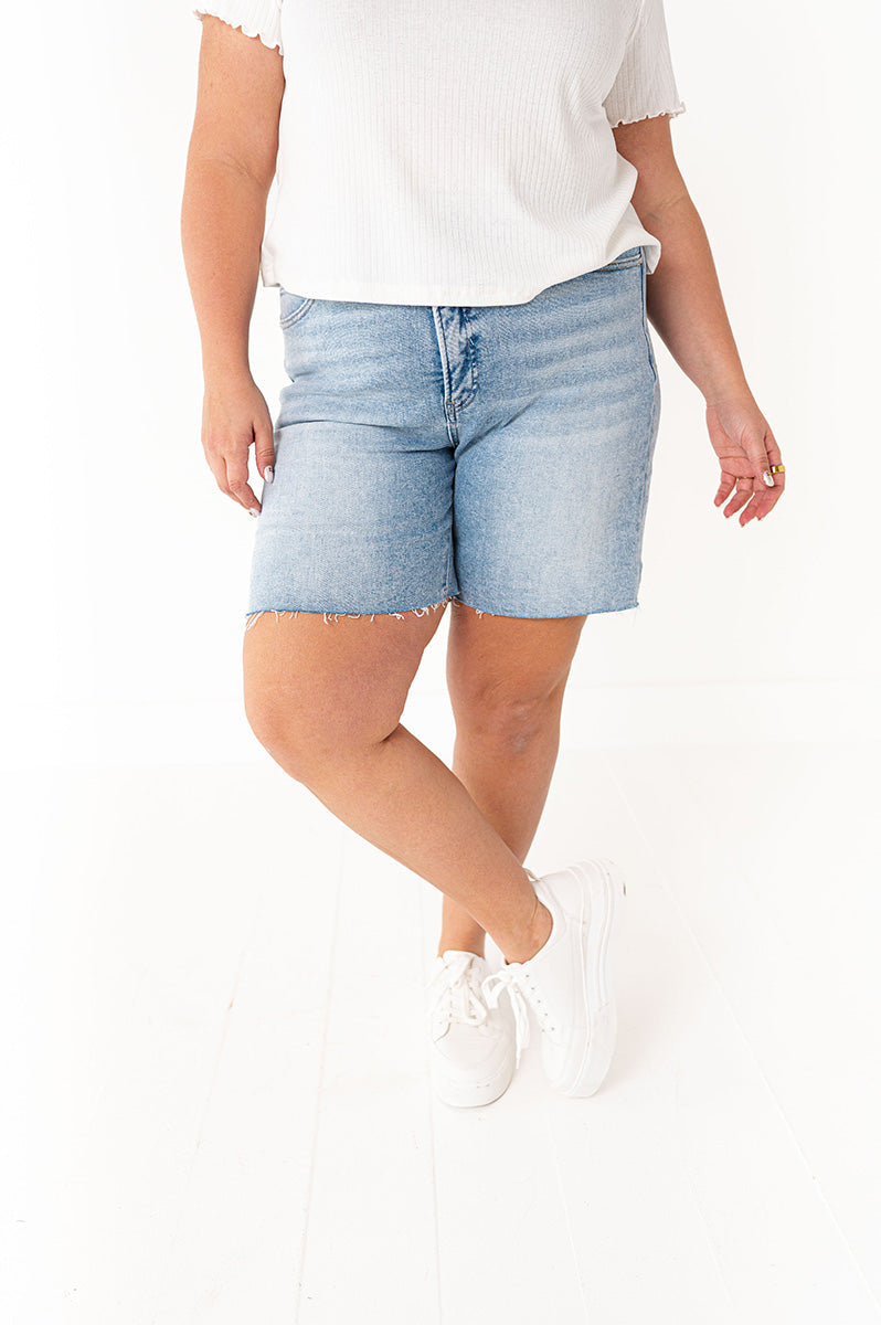Risen - Axel Denim Shorts in Light Wash