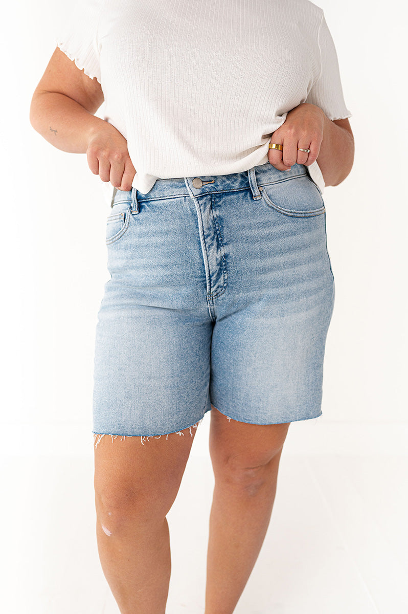 Risen - Axel Denim Shorts in Light Wash