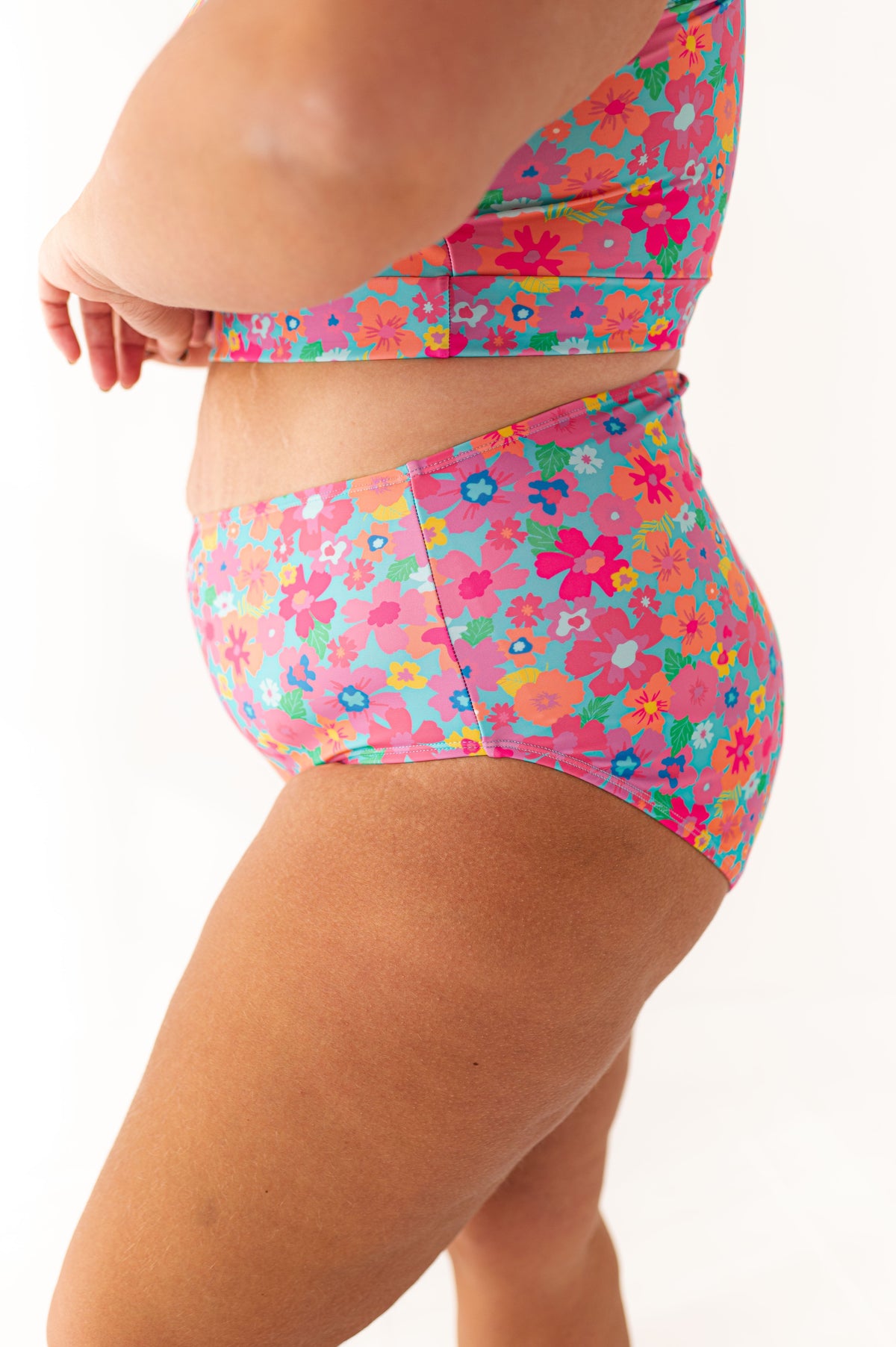 Mid Rise Bottom in Summer Splash